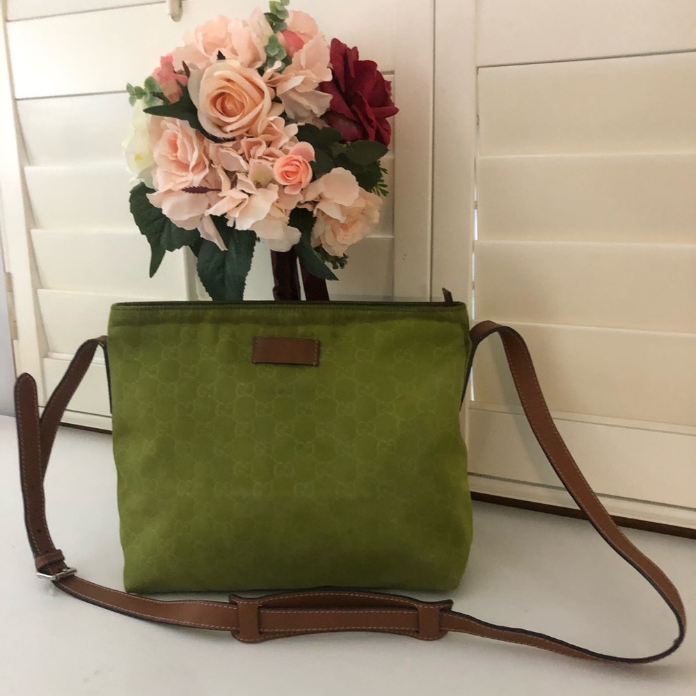 ❤️AUTHENTIC GUCCI nylon shoulder bag
